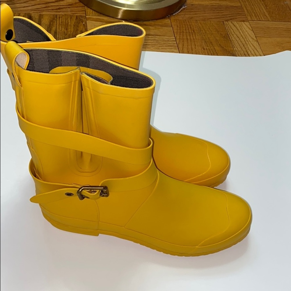 HP 🎉Burberry yellow mid buckle rain boot size: 10 - Picture 6 of 16